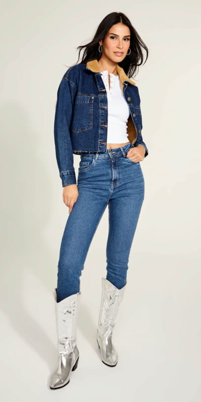 Jaqueta Jeans com Detalhe em Pelo 